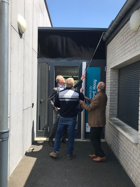 E. Delacourt, A. De La Bourdonnaye et A. Artiba devant le CEBD E. Delacourt, A. De La Bourdonnaye et A. Artiba devant le CEBD