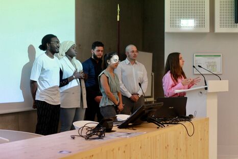 Let me cross Let me cross