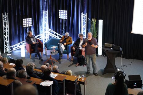 Photo de la conférence Photo de la conférence