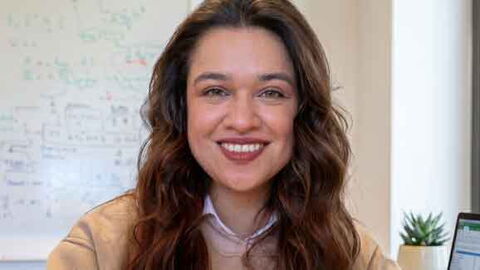 Monica Perez Morales, doctorante au LAMIH